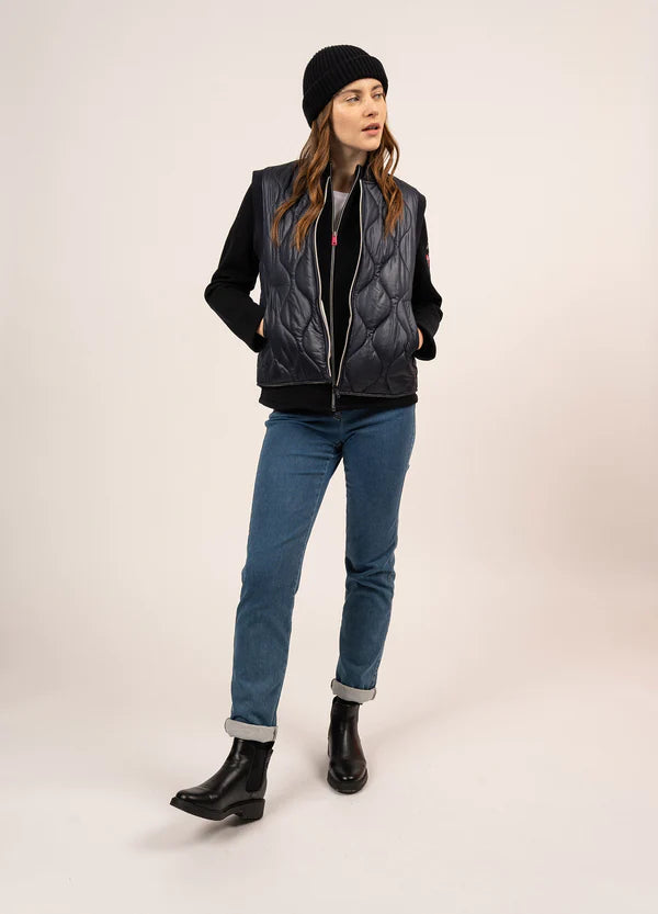 MAELIE Navy Quilted Vest - The Perfect Provenance