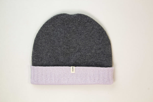 Cashmere Reversible Beanie in Granite/Lavender by 40 Colori