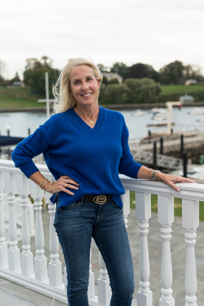 Italian Cashmere V-Neck in Majolica Blue by The Perfect Provenance Luxury Cashmere Collection