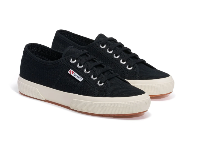 2750 Cotu Classic in Black/White by Superga